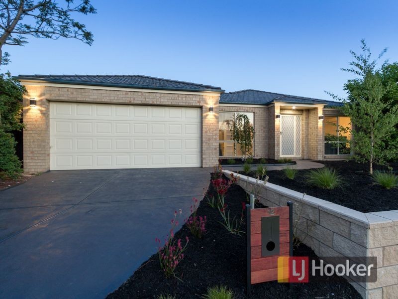 12 Bernborough Avenue, Cranbourne West VIC 3977