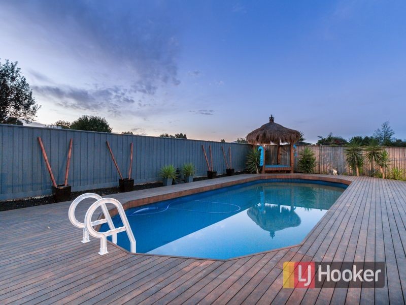 9 Duce Street, Cranbourne East VIC 3977
