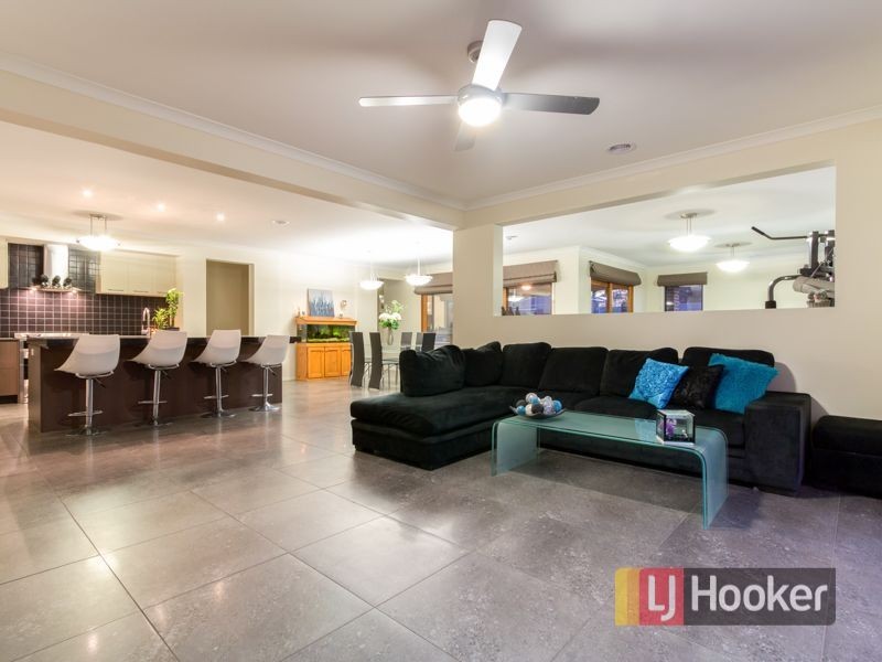 9 Duce Street, Cranbourne East VIC 3977