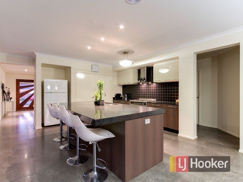 9 Duce Street, Cranbourne East VIC 3977