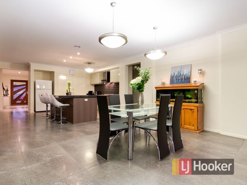 9 Duce Street, Cranbourne East VIC 3977