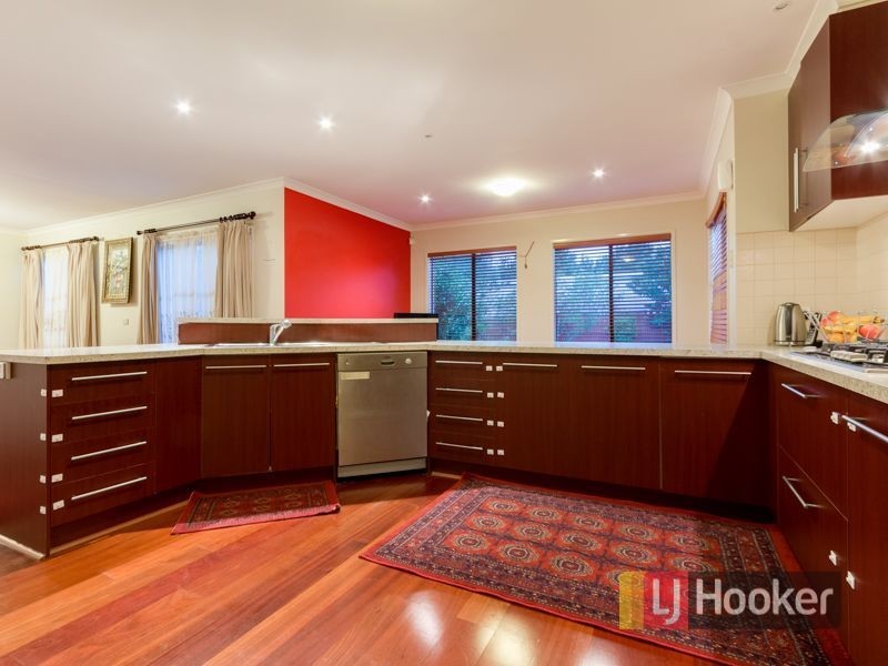 9 Redleaf Close, Hampton Park VIC 3976