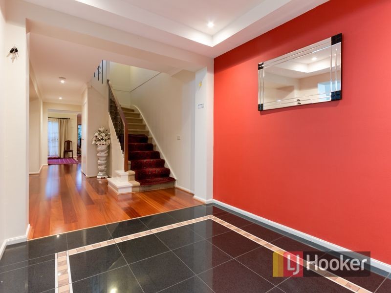 9 Redleaf Close, Hampton Park VIC 3976