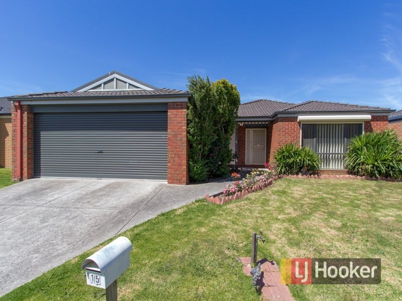 15 Chisholm Crescent, Narre Warren South VIC 3805