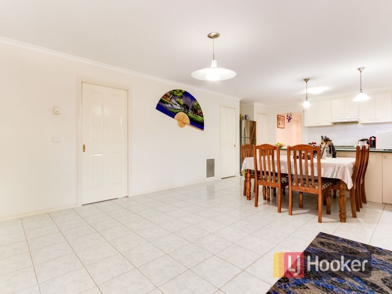 15 Chisholm Crescent, Narre Warren South VIC 3805