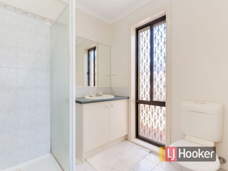 15 Chisholm Crescent, Narre Warren South VIC 3805