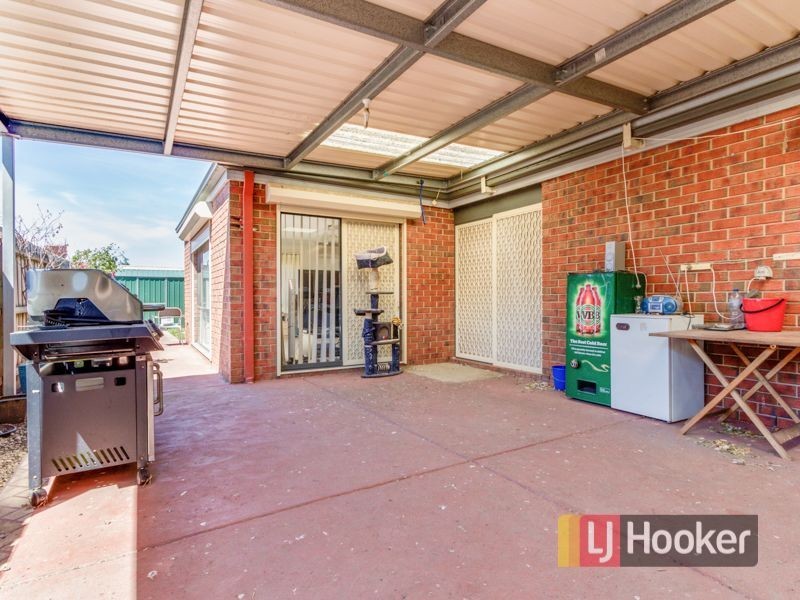 15 Chisholm Crescent, Narre Warren South VIC 3805