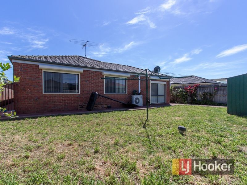 15 Chisholm Crescent, Narre Warren South VIC 3805