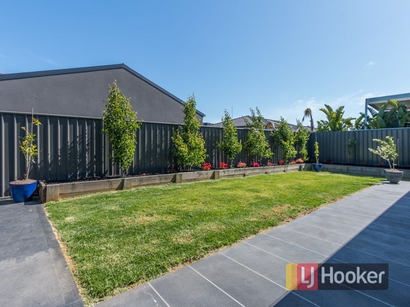 14 Perry Circuit, Cranbourne North VIC 3977