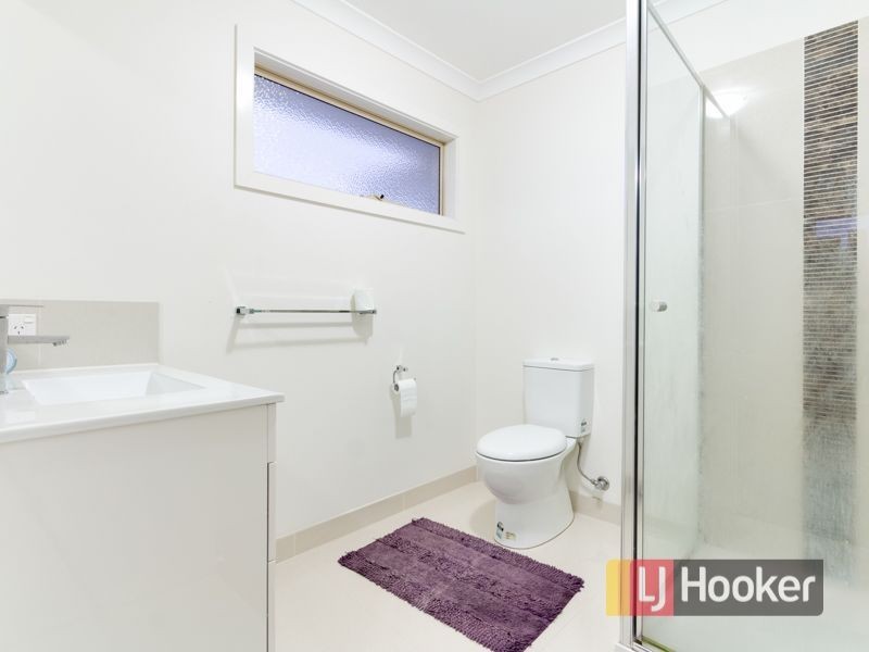 4 Chester Drive, Hampton Park VIC 3976