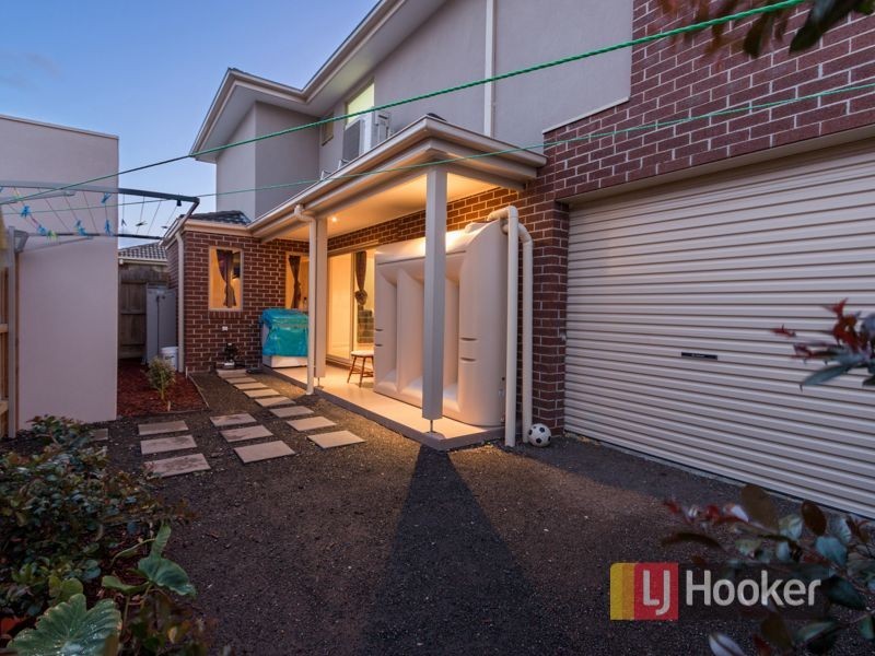 4 Chester Drive, Hampton Park VIC 3976