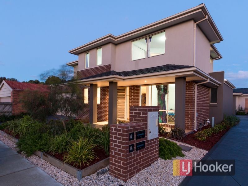 4 Chester Drive, Hampton Park VIC 3976