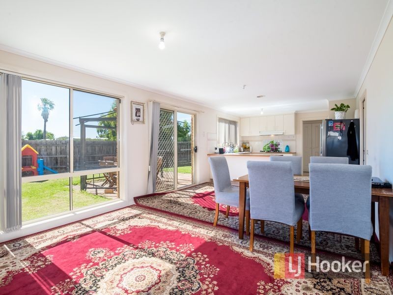 16 Naja Crescent, Hampton Park VIC 3976