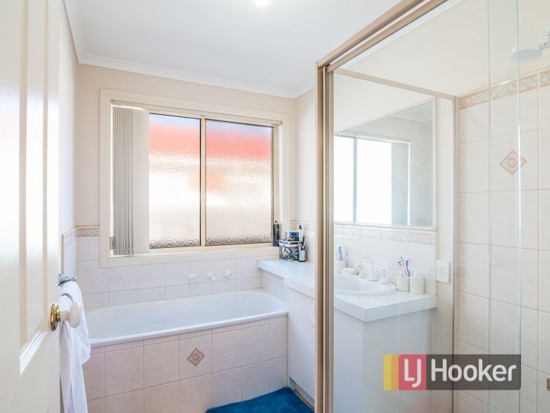 16 Naja Crescent, Hampton Park VIC 3976