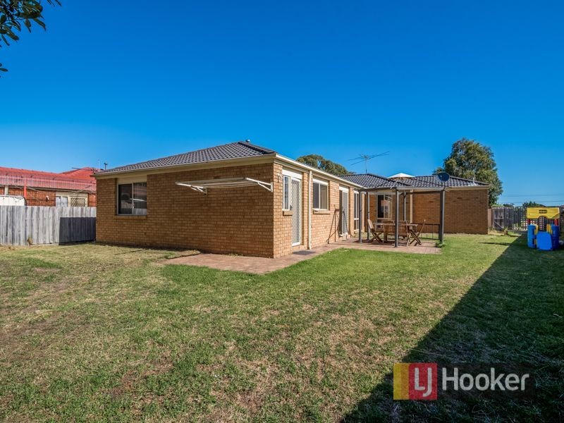 16 Naja Crescent, Hampton Park VIC 3976
