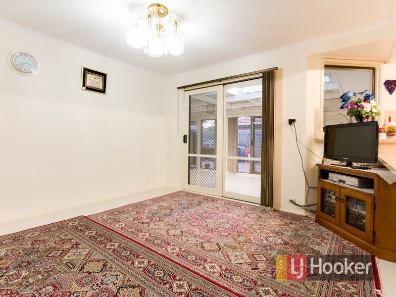 8 Princess Maria Place, Hampton Park VIC 3976