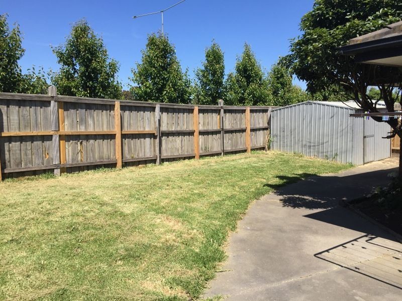 2 Fishburn Place, Cranbourne West VIC 3977