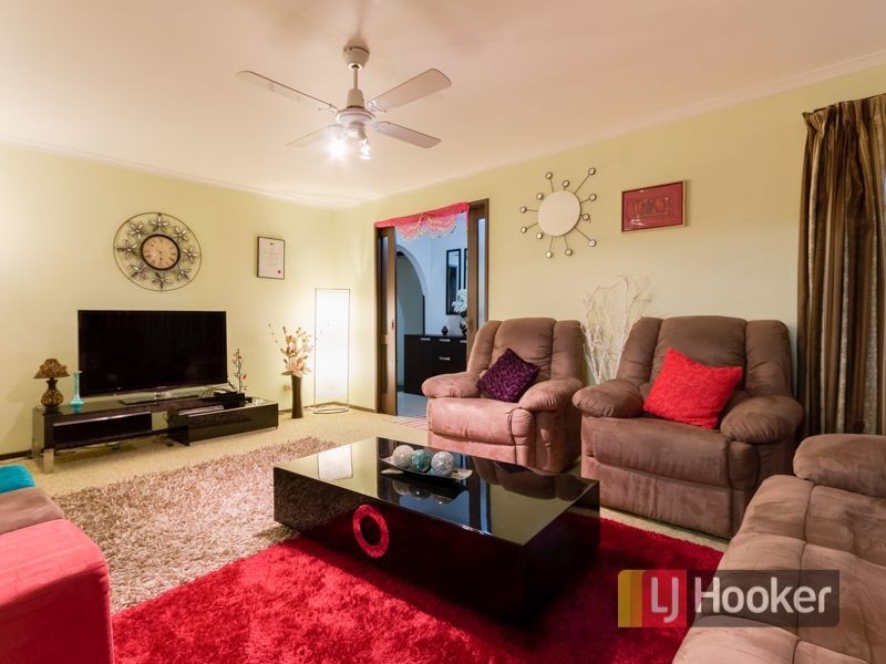 8 David Avenue, Cranbourne VIC 3977