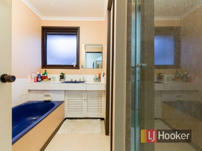 8 David Avenue, Cranbourne VIC 3977