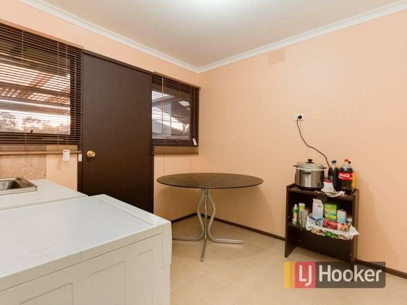 8 David Avenue, Cranbourne VIC 3977