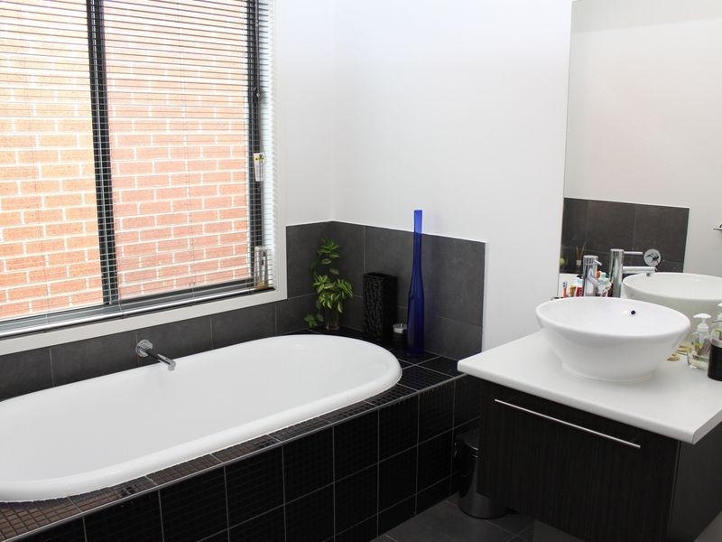 67 Sabel Drive, Cranbourne North VIC 3977