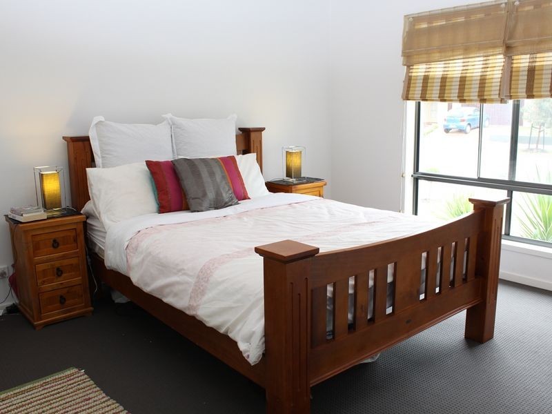 67 Sabel Drive, Cranbourne North VIC 3977