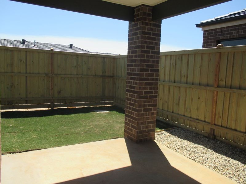 28 Canyon Avenue, Clyde VIC 3978