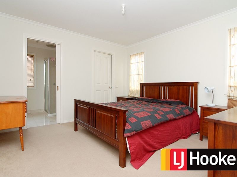 31 Glenora Way, Hampton Park VIC 3976