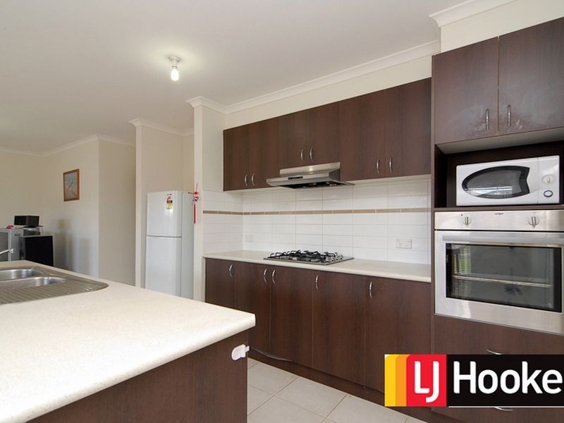 31 Glenora Way, Hampton Park VIC 3976