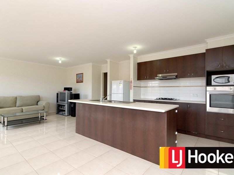 31 Glenora Way, Hampton Park VIC 3976