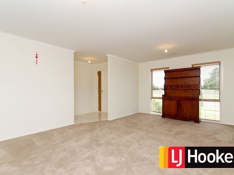 31 Glenora Way, Hampton Park VIC 3976