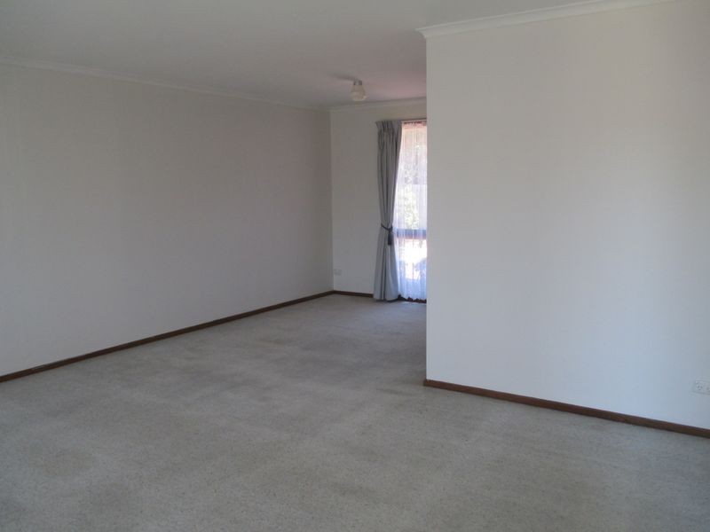 27 Strong Drive, Hampton Park VIC 3976