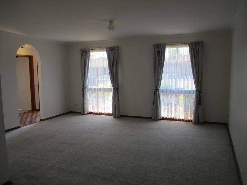 27 Strong Drive, Hampton Park VIC 3976