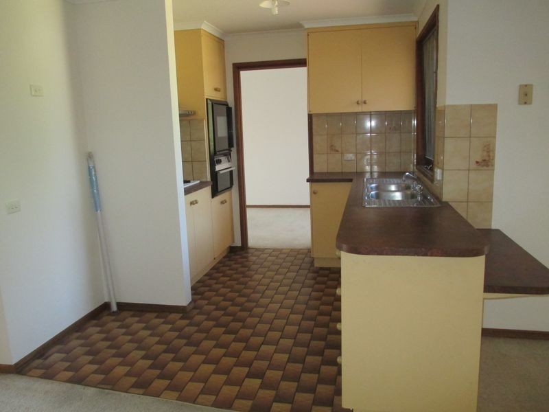 27 Strong Drive, Hampton Park VIC 3976