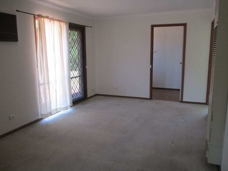 27 Strong Drive, Hampton Park VIC 3976