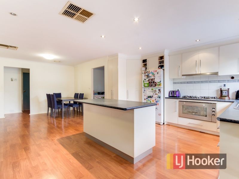 62 Strong Drive, Hampton Park VIC 3976