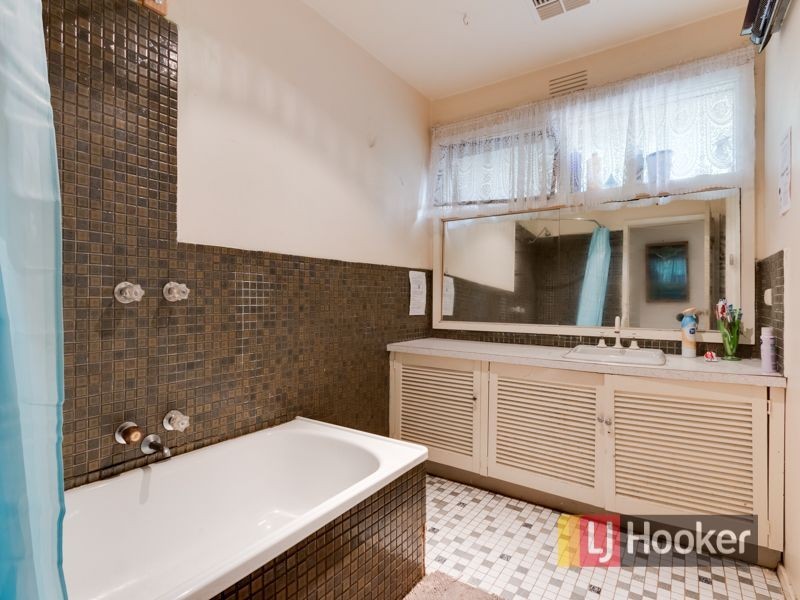 19 Somerville Road, Hampton Park VIC 3976