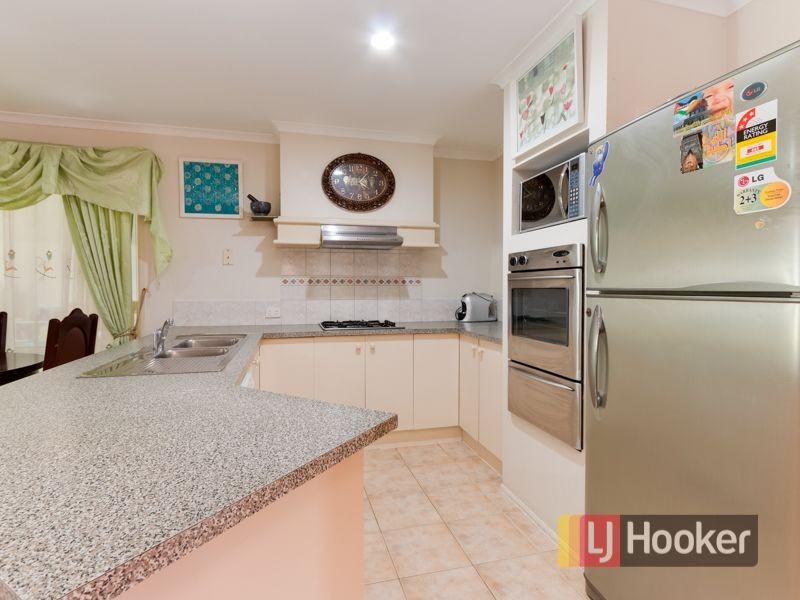 10 Mariner Close, Cranbourne North VIC 3977