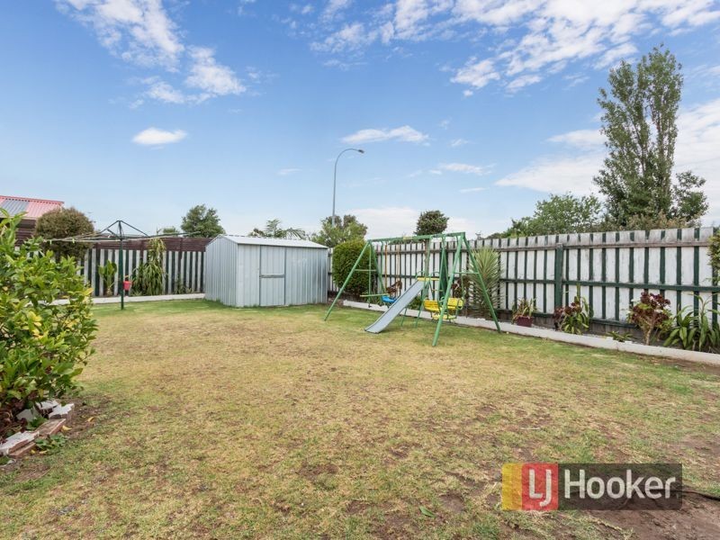 10 Mariner Close, Cranbourne North VIC 3977