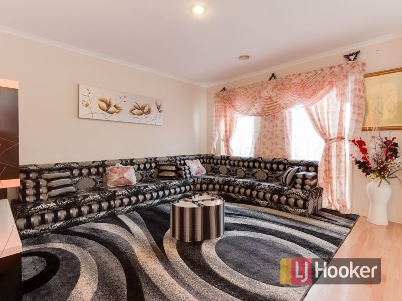 10 Mariner Close, Cranbourne North VIC 3977