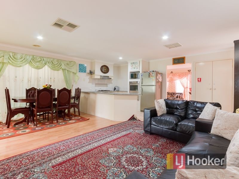 10 Mariner Close, Cranbourne North VIC 3977