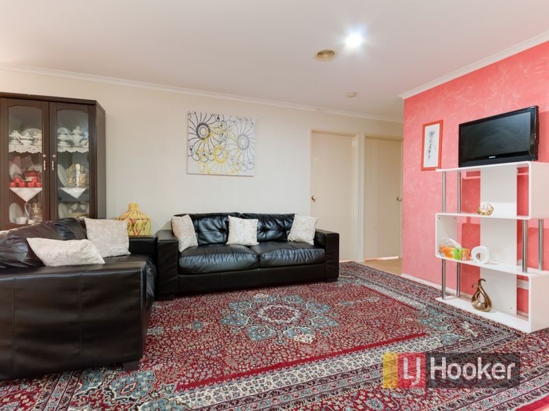 10 Mariner Close, Cranbourne North VIC 3977