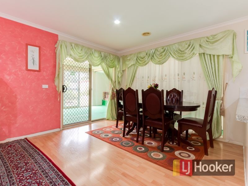 10 Mariner Close, Cranbourne North VIC 3977