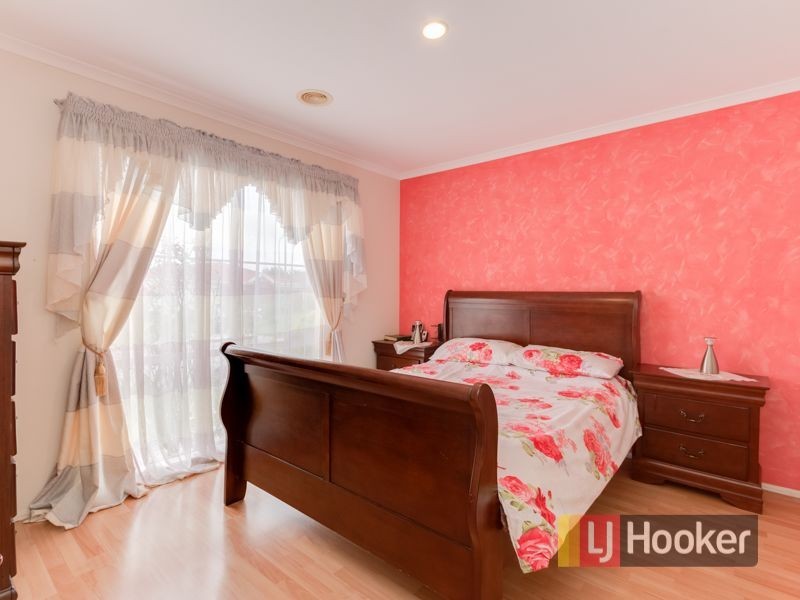 10 Mariner Close, Cranbourne North VIC 3977