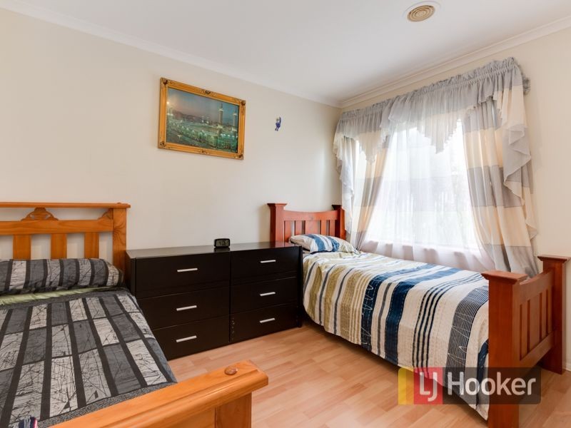 10 Mariner Close, Cranbourne North VIC 3977