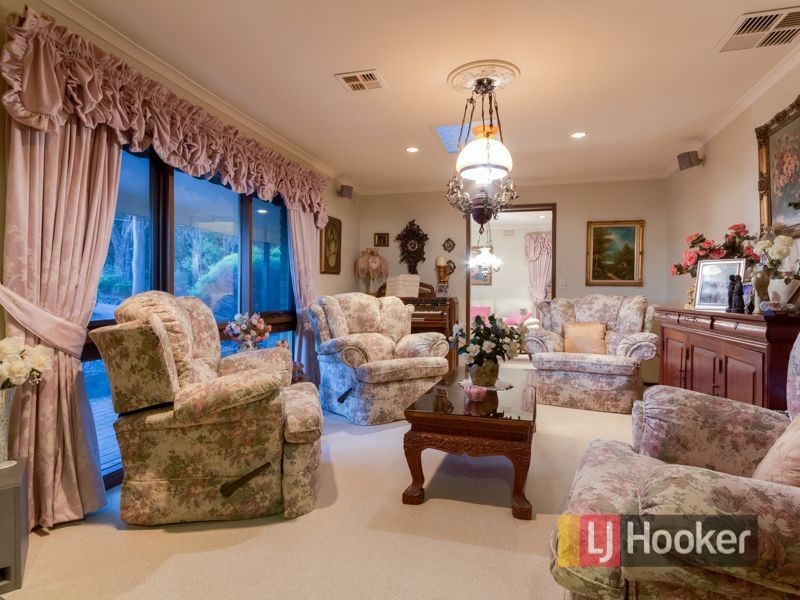 32 Mayfield Road, Cranbourne East VIC 3977