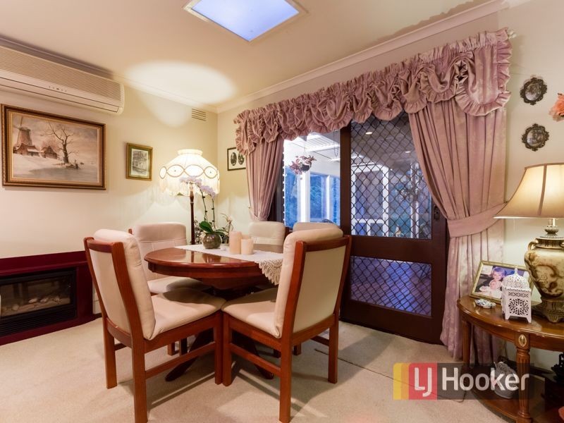 32 Mayfield Road, Cranbourne East VIC 3977