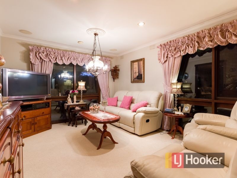32 Mayfield Road, Cranbourne East VIC 3977