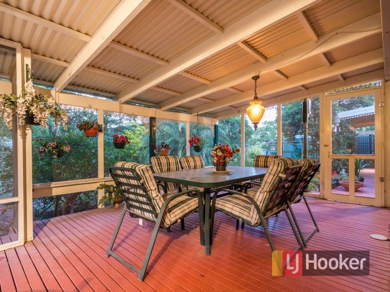 32 Mayfield Road, Cranbourne East VIC 3977