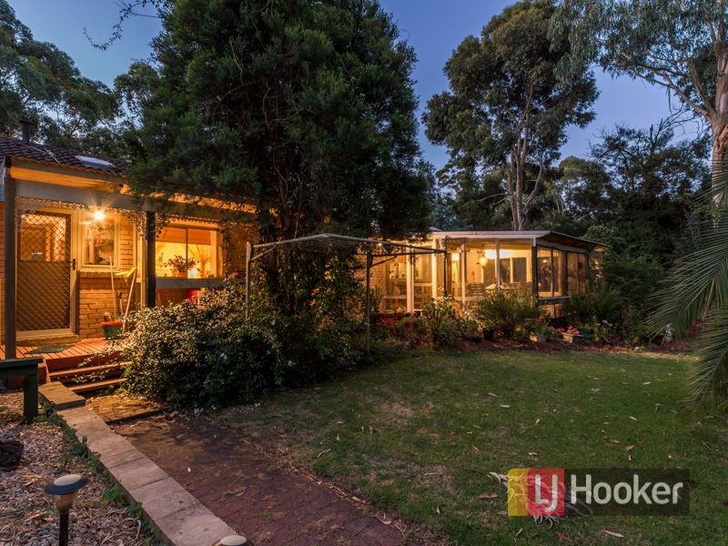 32 Mayfield Road, Cranbourne East VIC 3977